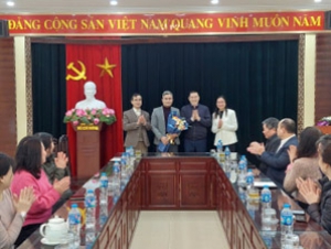 C&ocirc;ng bố quyết định bổ nhiệm c&aacute;n bộ tại Trung t&acirc;m Hỗ trợ s&aacute;ng t&aacute;c văn học nghệ thuật