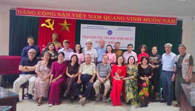 Khai mạc Trại s&aacute;ng t&aacute;c văn học nghệ thuật d&acirc;n tộc miền n&uacute;i tại Nh&agrave; s&aacute;ng t&aacute;c Miền Trung